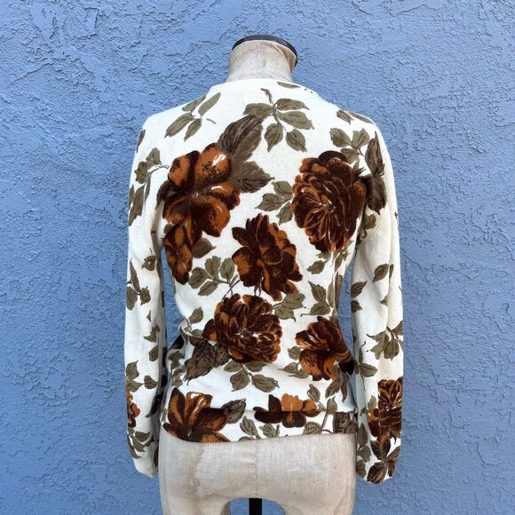 French Angora Cardigan Vintage Floral sweater in Medium - Picture 6 of 9